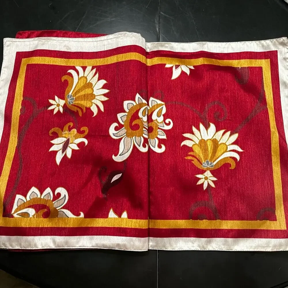 NEW Z Gallerie Silk Blend Floral Rectangular Placemats 20”x14” Set 4 Cranberry